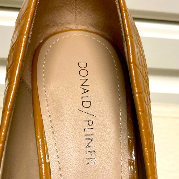 Donald Pliner Wedge - Crocco Print in Siena - Picture 5 of 7